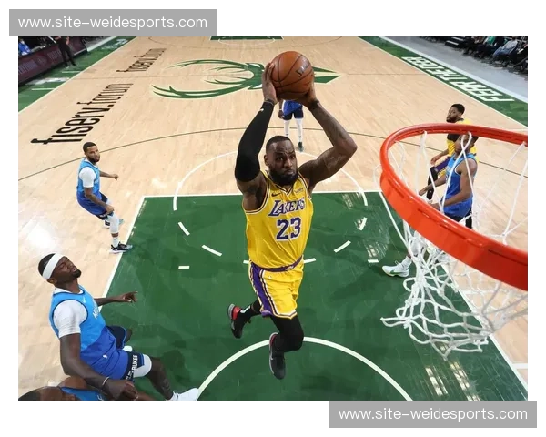 吉昂19+11+4帽手刃旧主雷霆 全能表现助雄鹿客场取胜