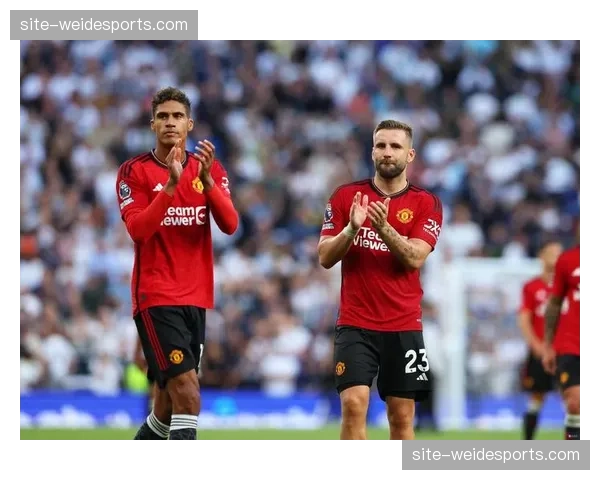 曼联中卫体系全面瓦解 四大主力同时缺席防线重组